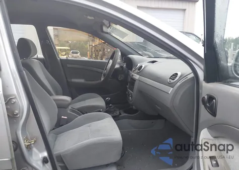 2005 Suzuki Forenza S из США, поврежденный, VIN KL5JD86Z65K111232